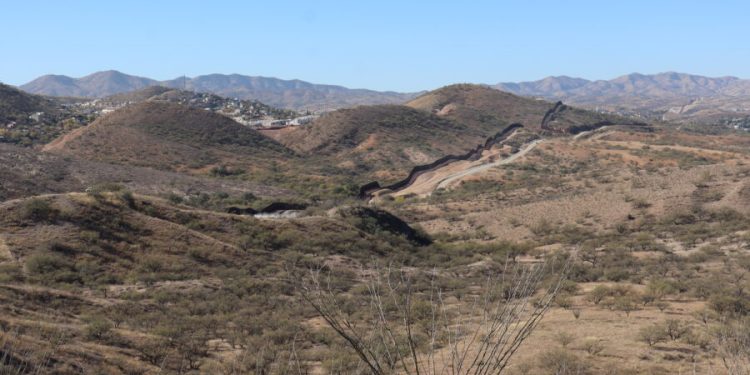 Más allá del muro: así es el desierto de Arizona que atrapa a los migrantes
