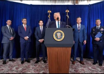 Trump amenaza a Petro tras la captura de Maduro: “Será mejor que se cuide”