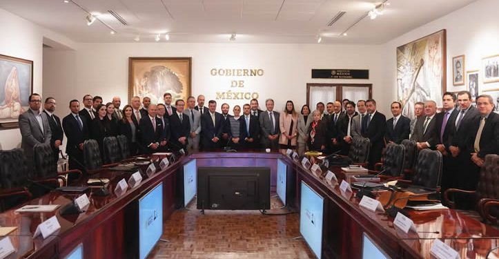 Claudia Sheinbaum encabeza reunión con la industria automotriz para impulsar plan integral del sector