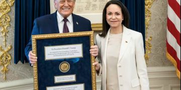 Trump posa con la medalla del Nobel junto a María Corina Machado; New York Post difunde la primera imagen