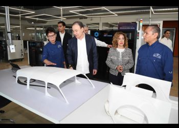 Sonora acelera hacia el futuro: Durazo supervisa el primer vehículo eléctrico hecho en el estado