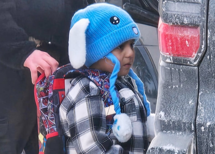 La detención de un niño de cinco años a manos del ICE echa más leña al fuego de las calles de Minneapolis