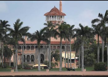 Bombazo contra Trump: Mar-a-Lago enviaba jovencitas a isla de Epstein, revela el WSJ