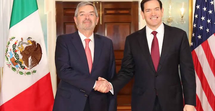 En llamada, Marco Rubio y Juan Ramón de la Fuente abordan combate a “redes narcoterroristas”