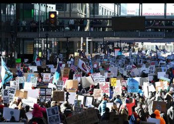 Protesta nacional en EU exige poner fin a brutalidad del ICE en redadas migratorias