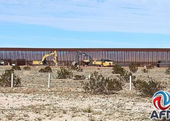 Refuerza EEUU muro fronterizo en Sonora