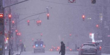 Casi la mitad de EE.UU. declara emergencia por temporal de nieve y hielo