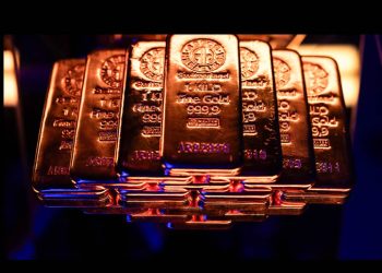 Oro ‘aprovecha la debilidad’ del dólar: Supera los 5 mil dólares por onza por primera vez en la historia