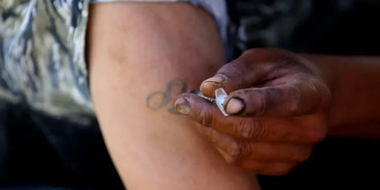 Muertes por fentanilo bajan 44.4% en EU; contención desde México, clave