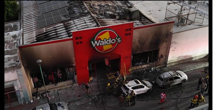 Vinculan a proceso a cinco ex funcionarios por explosión en Waldo’s de Hermosillo