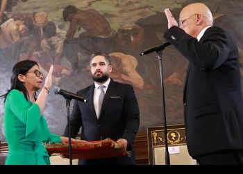 Delcy Rodríguez jura como ‘presidenta encargada de Venezuela’