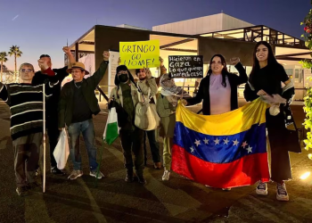 Marchan en Hermosillo contra intervención de EU en Venezuela; protestan frente a consulado norteamericano