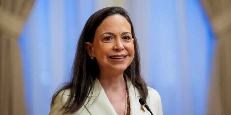 Corina Machado espera ser presidenta de Venezuela “en el momento adecuado”; Delcy Rodríguez no representa al país, “es comunista”, dice