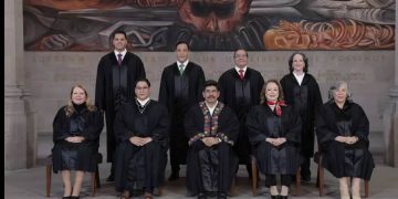 Ministros compraron togas por casi 300 mil pesos