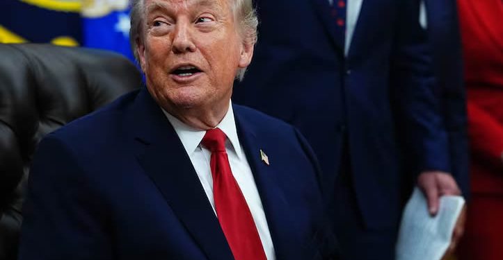 Trump declara una “emergencia nacional” sobre Cuba y anuncia aranceles para los países que le vendan petróleo