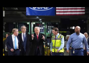 Trump califica el tratado comercial con México y Canadá como irrelevante