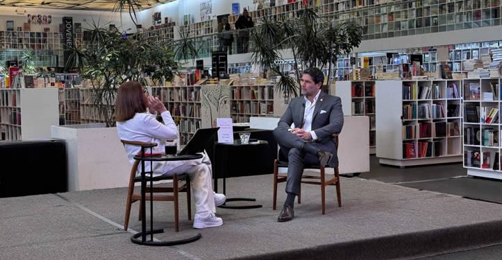 Artículo 19 critica “censura previa” de la entrevista al actor Eduardo Verástegui