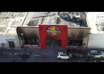 Prófugos de la justicia dos involucrados en la tragedia Waldo´s; hay 12 personas amparadas: FGJE