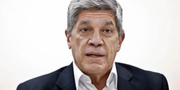 Cuba niega que trabaje en mesa de negociación con Estados Unidos