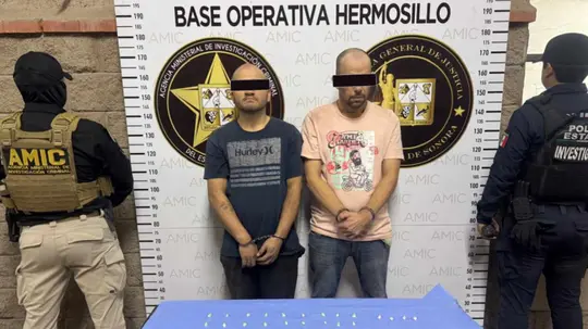 Sujetos Detenidos en Posesión de 54 Envoltorios de Droga y Una Bascula Grámera en Hermosillo