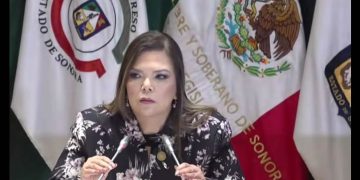 Propone la figura de “Ausencia Definitiva” en caso de fallecimiento alcaldes y un proceso para designar al sustituto