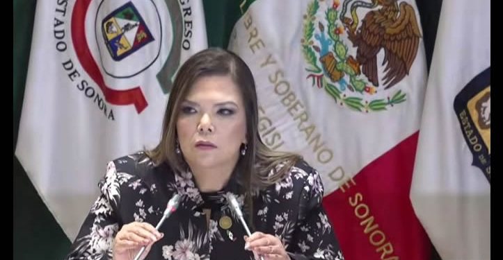 Propone la figura de “Ausencia Definitiva” en caso de fallecimiento alcaldes y un proceso para designar al sustituto