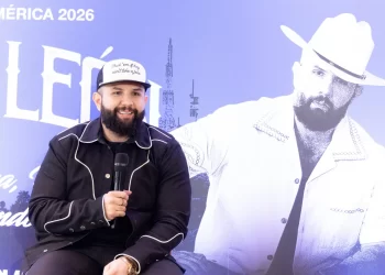 Carín León anuncia su gira ‘De Sonora para el Mundo’ y revela que tendrá invitados sorpresa para el Sphere