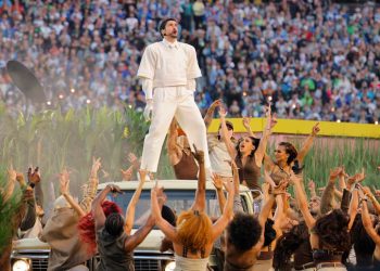 Bad Bunny deslumbra en la Super Bowl con una defensa de América más allá de Estados Unidos