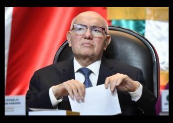 Se registra David Colmenares para reelegirse en la ASF