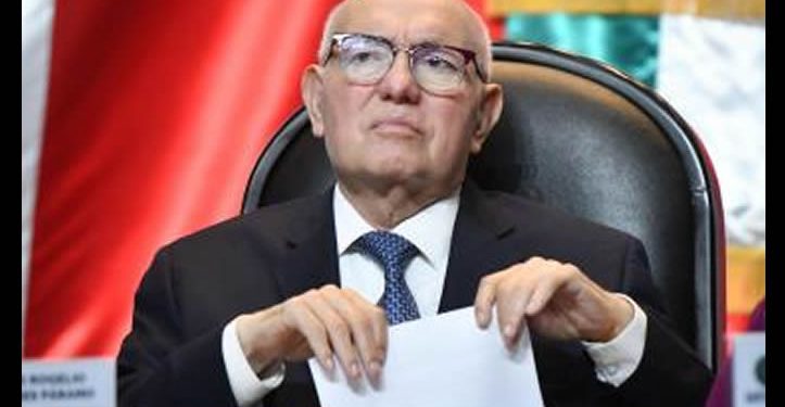 Se registra David Colmenares para reelegirse en la ASF