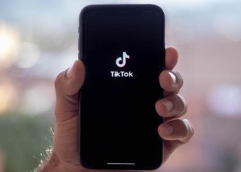 Avalan propuesta para control parental obligatorio en redes sociales