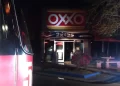 Investigan incendio de camiones, autos y tienda de conveniencia en SLRC