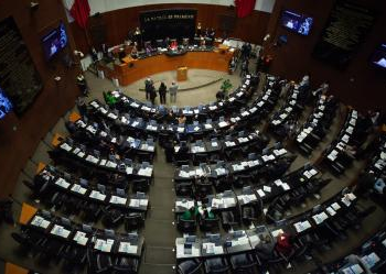 Con reforma electoral, Senado pasará de 128 a 96 senadores como ocurría en la década de 1990