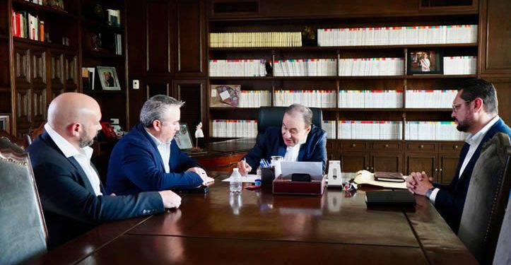 Gobernador Durazo atrae interés de empresa minera australiana para comercializar por el Puerto de Guaymas