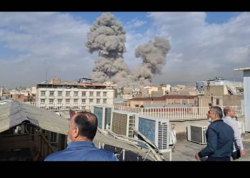 Ataque masivo de Estados Unidos e Israel a Irán para derribar el régimen