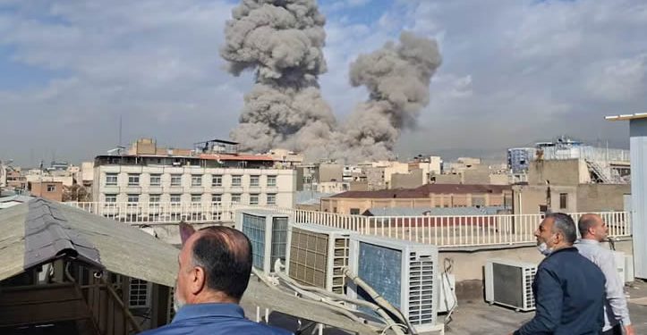 Ataque masivo de Estados Unidos e Israel a Irán para derribar el régimen