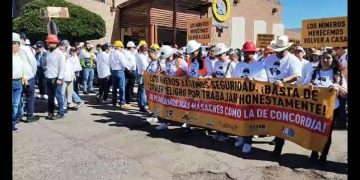Marcha silenciosa por los mineros asesinados en Sonora