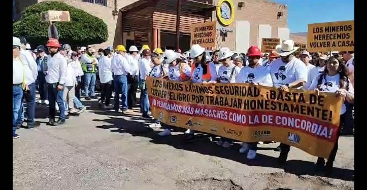 Marcha silenciosa por los mineros asesinados en Sonora