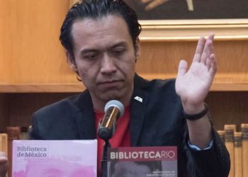 Marx Arriaga rebasa los tres días atrincherado en la SEP: autoridades presionan para su salida