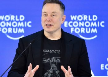 Musk afirma que cárteles ordenan qué decir a CSP; las redes estallan en indignación