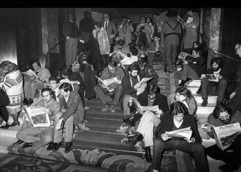 Javier Cercas, escritor: “Ya no basta con que el periódico cuente la verdad, además, debe desmontar mentiras”