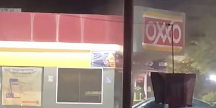 Se registran varios incendios en San Luis Río Colorado, vehículos, tienda y camiones de reparto consumidos por el fuego