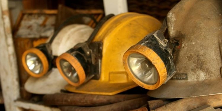 Con emotivo video, mineros honran a compañeros asesinados en Sinaloa y exigen justicia