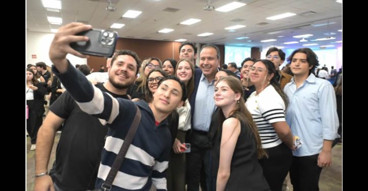 Reconoce Toño Astiazarán a más de 300 jóvenes participantes en Somos H