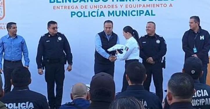 Equipa Astiazarán a la Policía Municipal con unidades, uniformes y chalecos