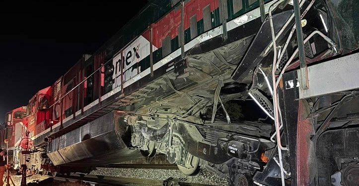 Choque de trenes en Nogales deja cinco personas lesionadas
