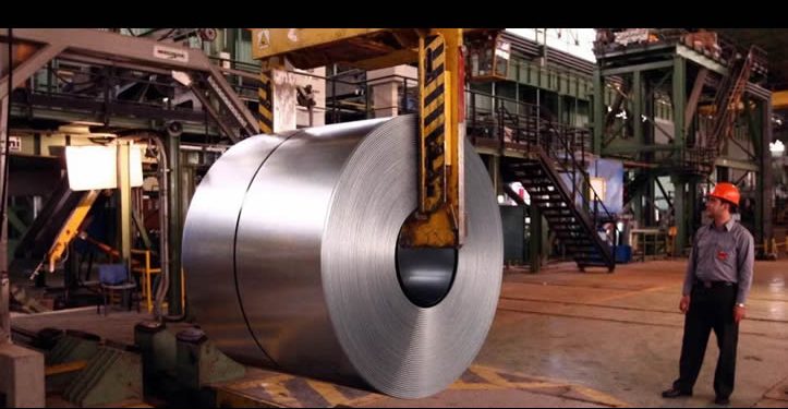 Trump evalúa bajar algunos aranceles al acero y aluminio: Financial Times