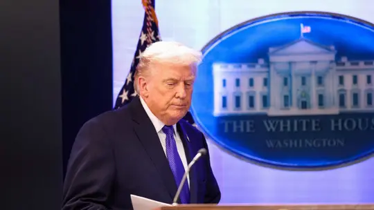 Trump Reacciona a Fallo de Corte Suprema sobre Aranceles