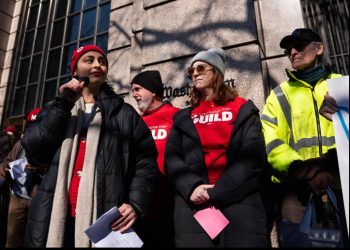 Centenares de personas protestan contra los despidos en el ‘Washington Post’