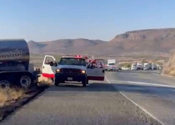 Vuelca tráiler con ganado en la carretera La Colorada–Hermosillo; emiten alerta por cierre parcial